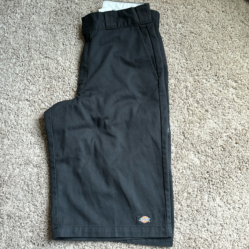 Dickies Loose Fit Flat Front Work Shorts, 13" size 30